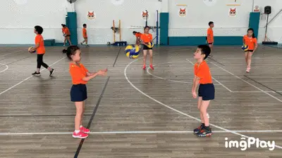 图片报：诺伊尔今天恢复全面训练；基米希、奥利巴同场训练